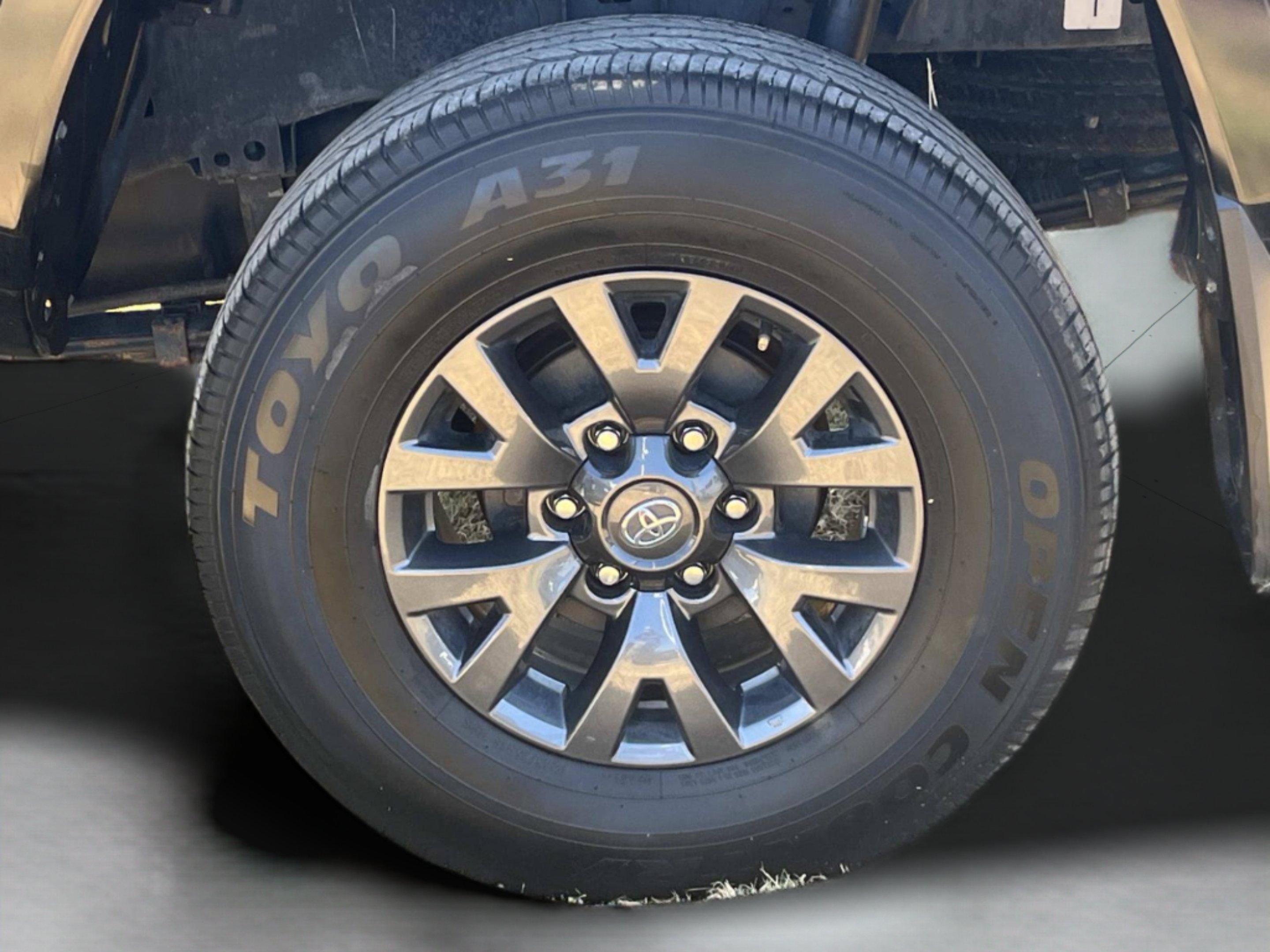 Used 2022 Midnight Black Metallic Toyota SR5 image 41