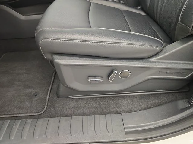 New 2026 Star White Metallic Tri-Coat Ford Lariat® image 42