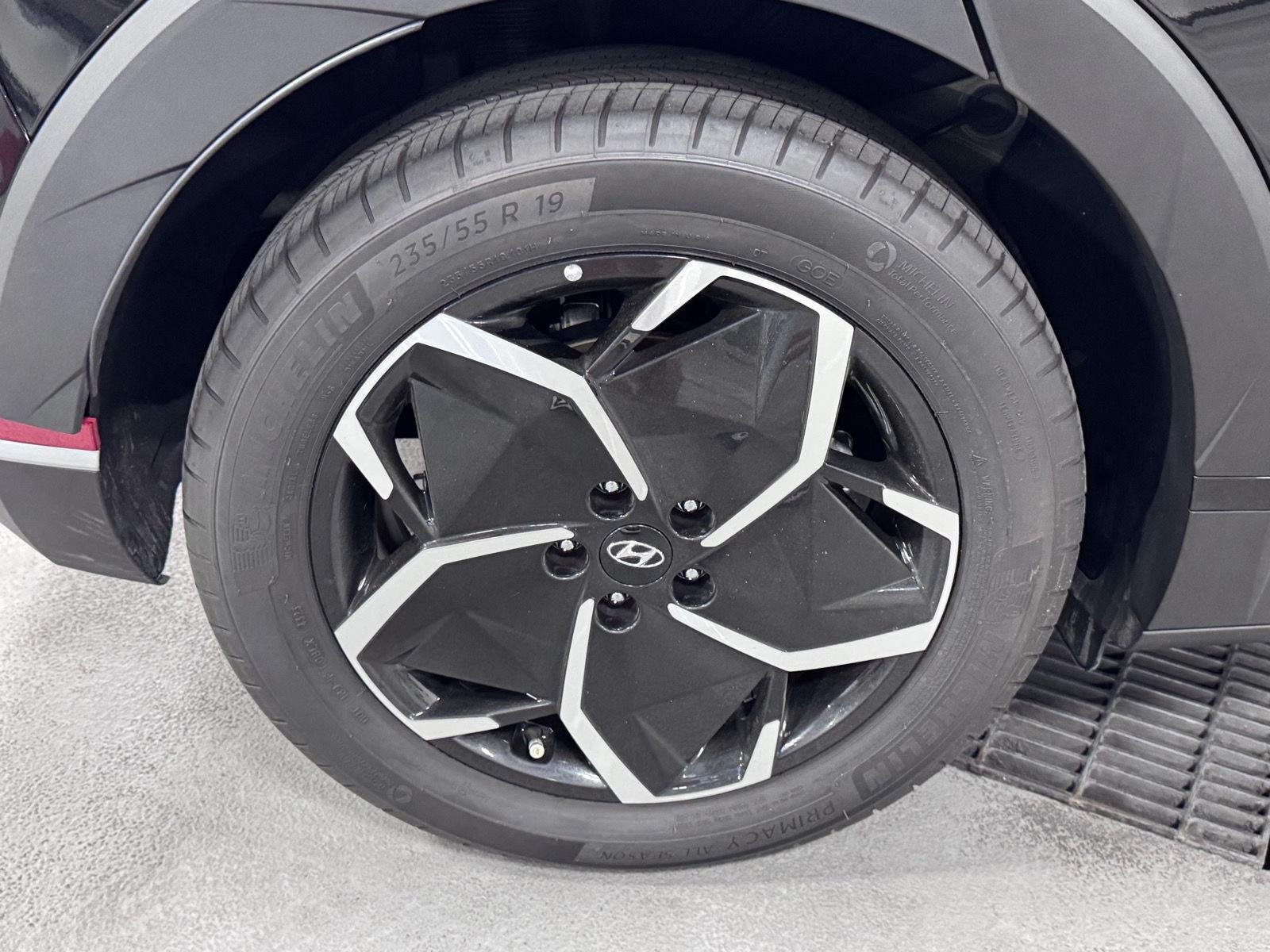 Certified Used 2024 Abyss Black Hyundai SEL image 15