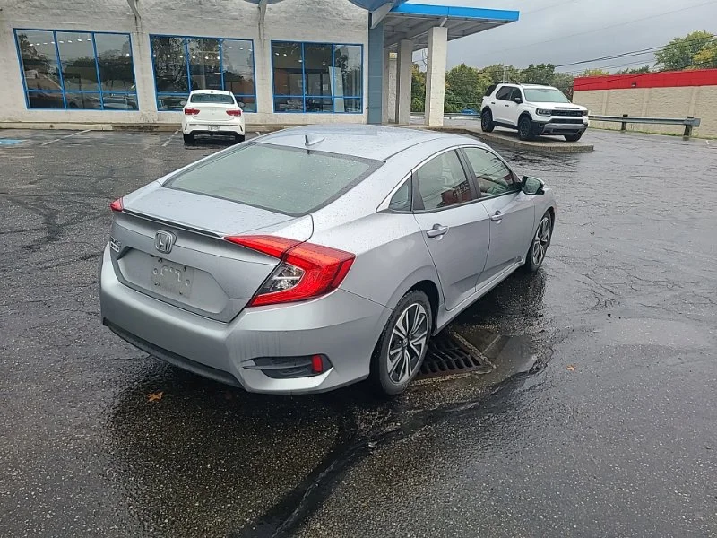 Used 2018  Honda EX-T image 5