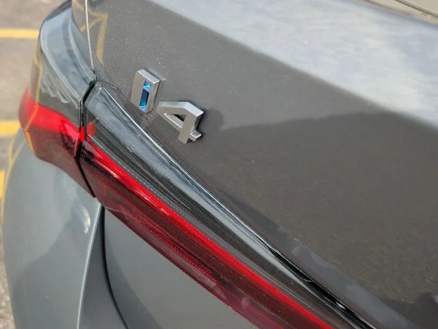 Used 2023 Gray BMW eDrive40 image 7