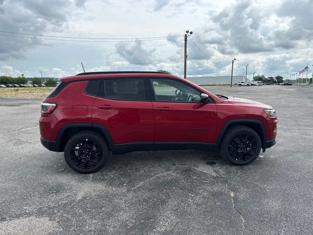 New 2026 Red Hot Pearlcoat Jeep Latitude image 8