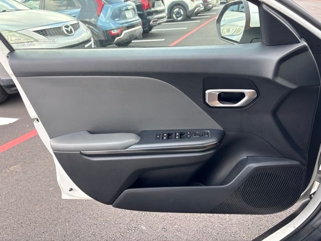 Certified Used 2025 Snow White Pearl Kia LXS image 22