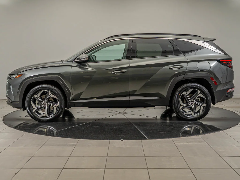 Used 2024 Amazon Gray Hyundai Limited image 5