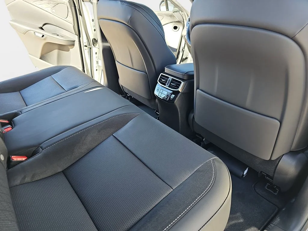 2026 Lexus RX 450h+ Luxury - Photo 11