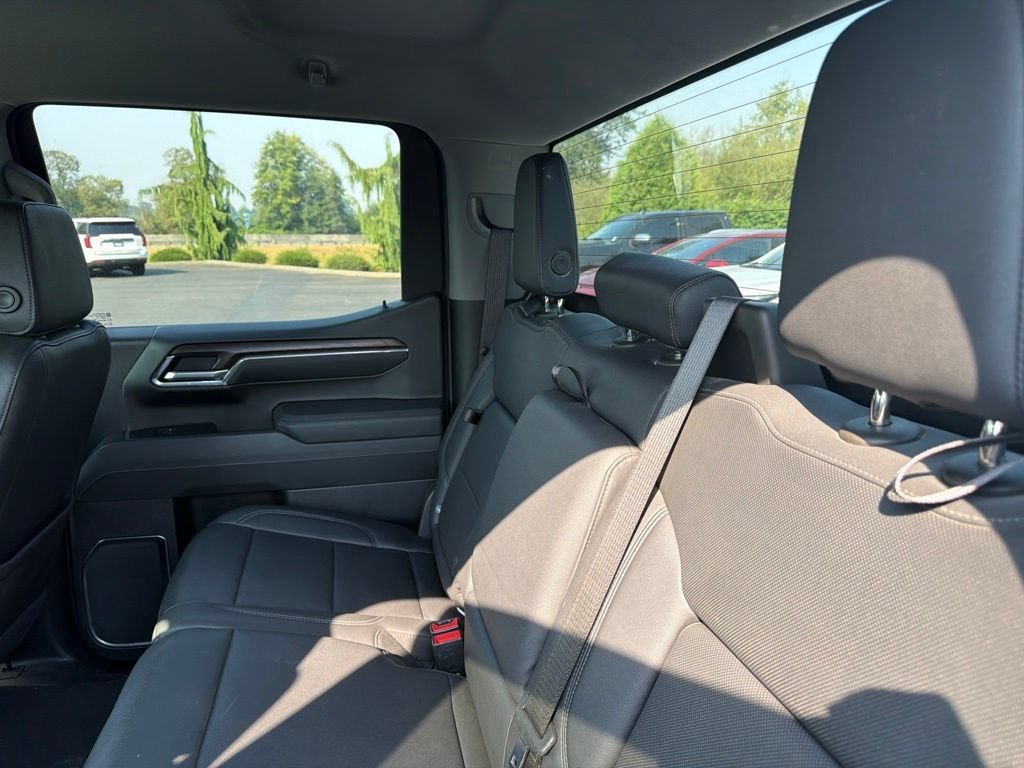 Used 2025 Summit White GMC SLT image 17