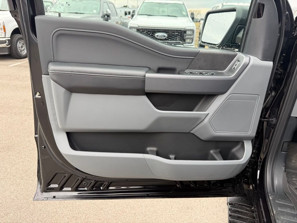 New 2026 Agate Black Metallic Ford XLT image 8