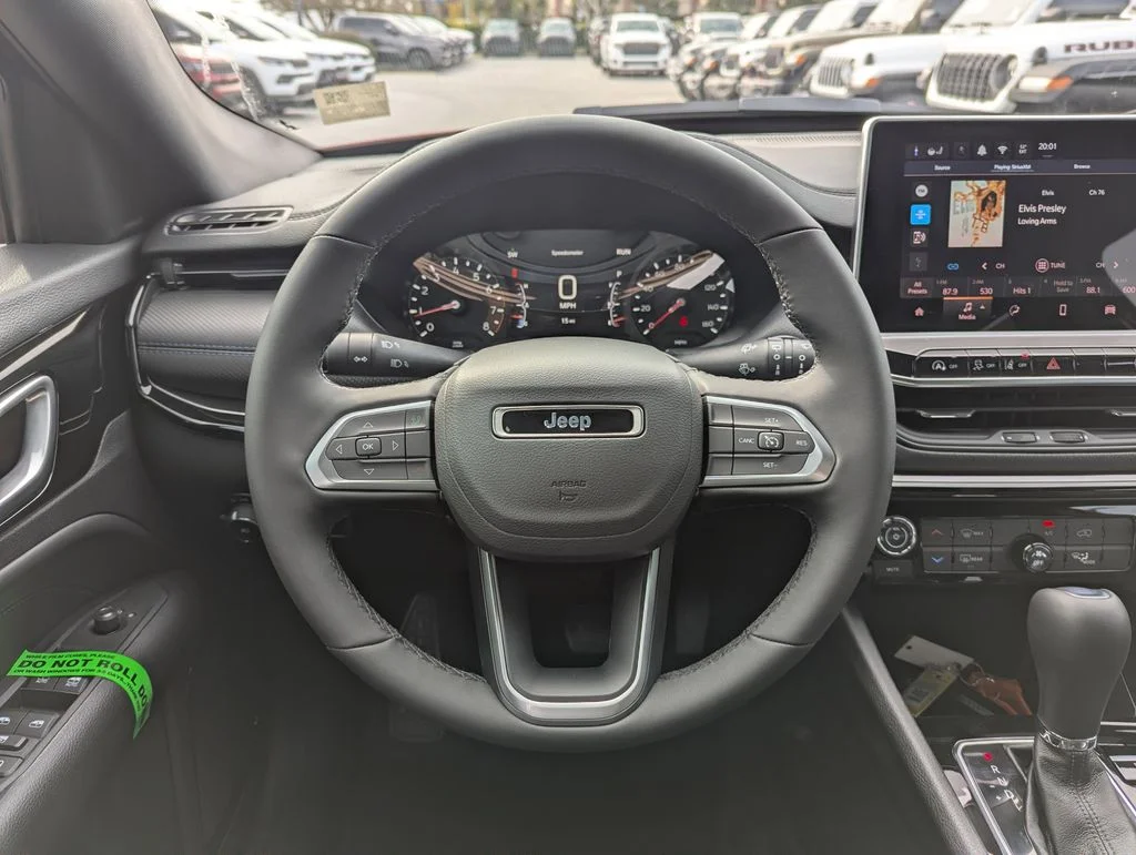 New 2026 Red Hot Pearlcoat Jeep Latitude image 17