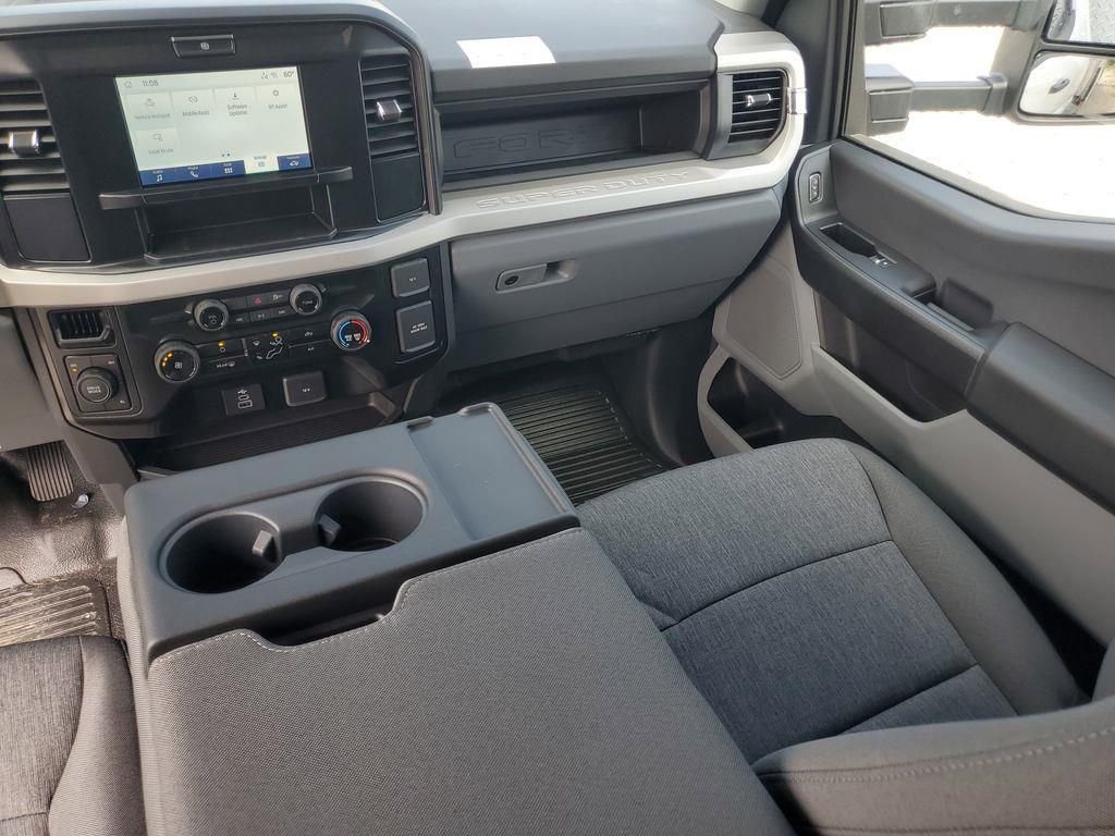 New 2026 Oxford White Ford F-550® XL image 27
