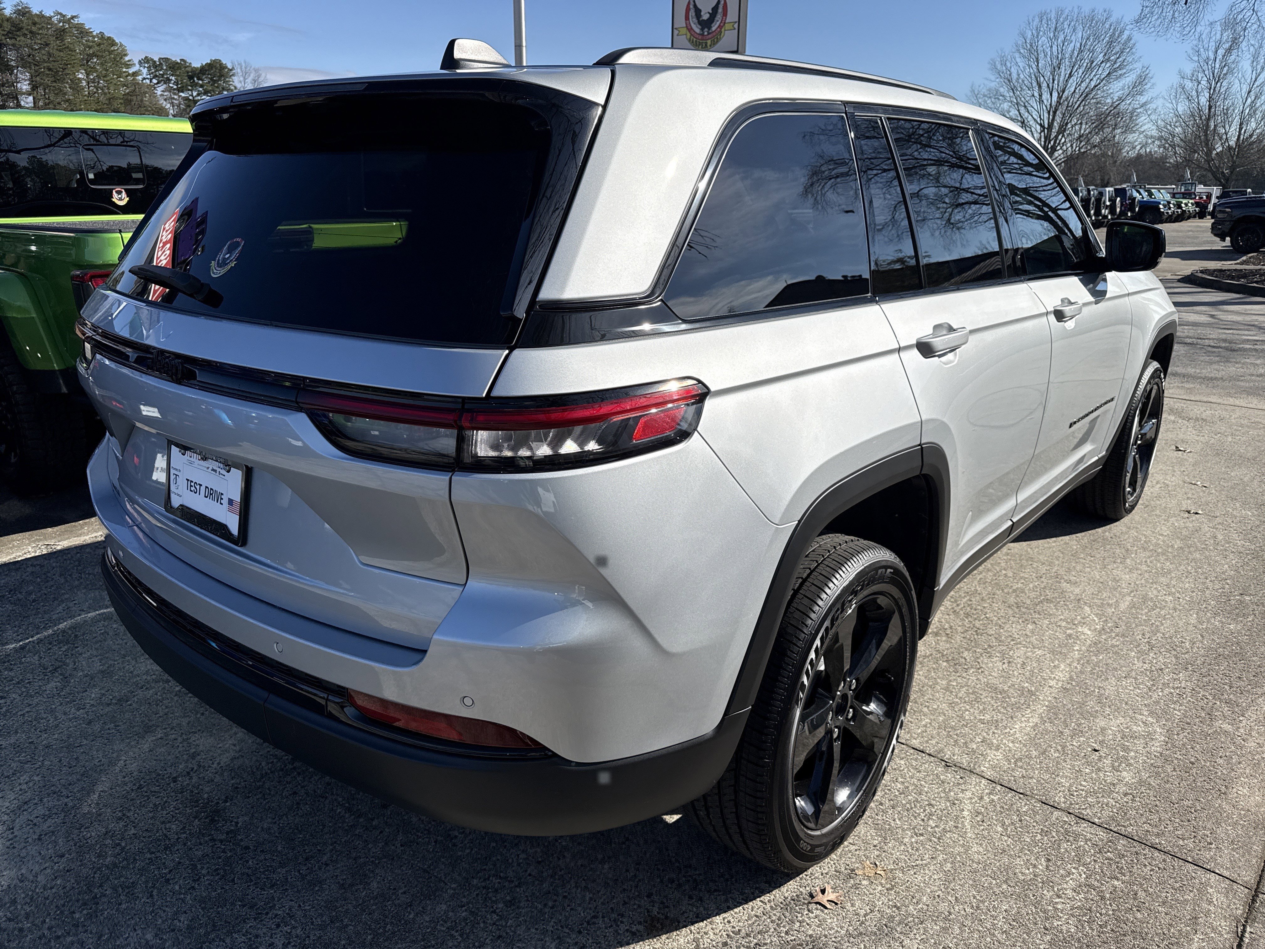 New 2025 Silver Zynith Jeep Altitude image 6