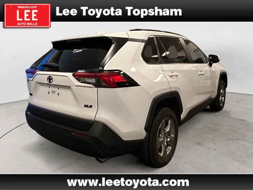 Used 2024 White Toyota XLE image 5