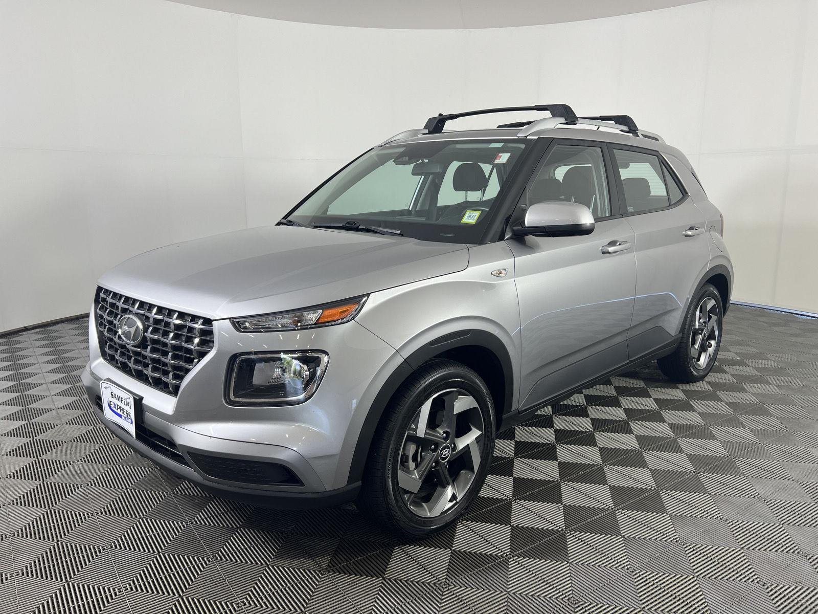 Used 2023 Shimmering Silver Hyundai SEL image 26