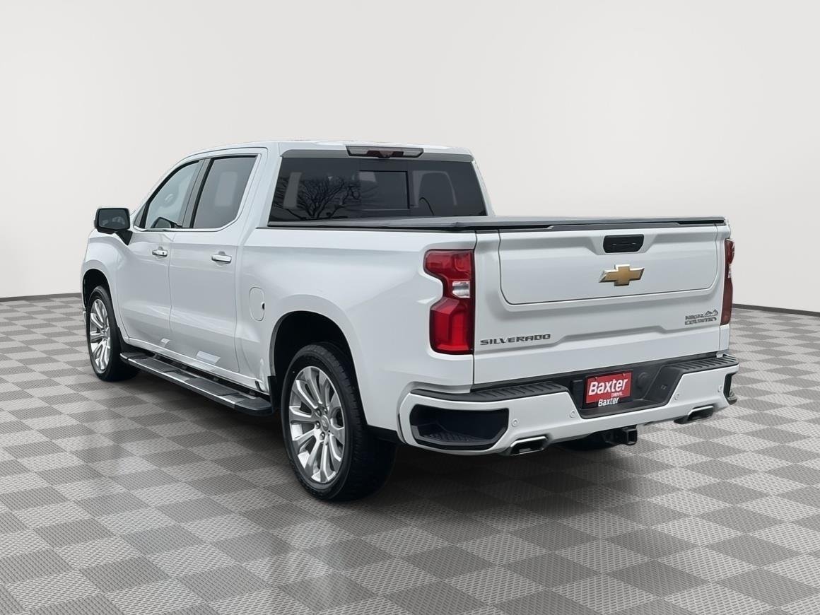 Used 2022 Iridescent Pearl Tricoat Chevrolet High Country image 21