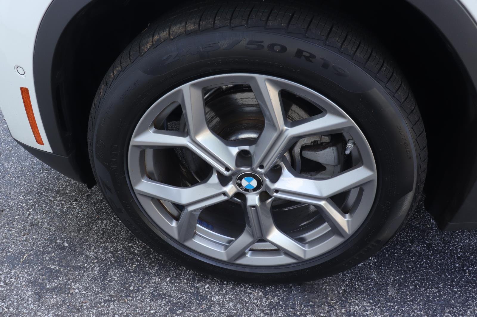 Used 2023 Mineral White Metallic BMW sDrive30i image 38
