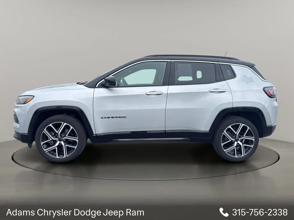 Used 2025 Silver Jeep Limited image 4