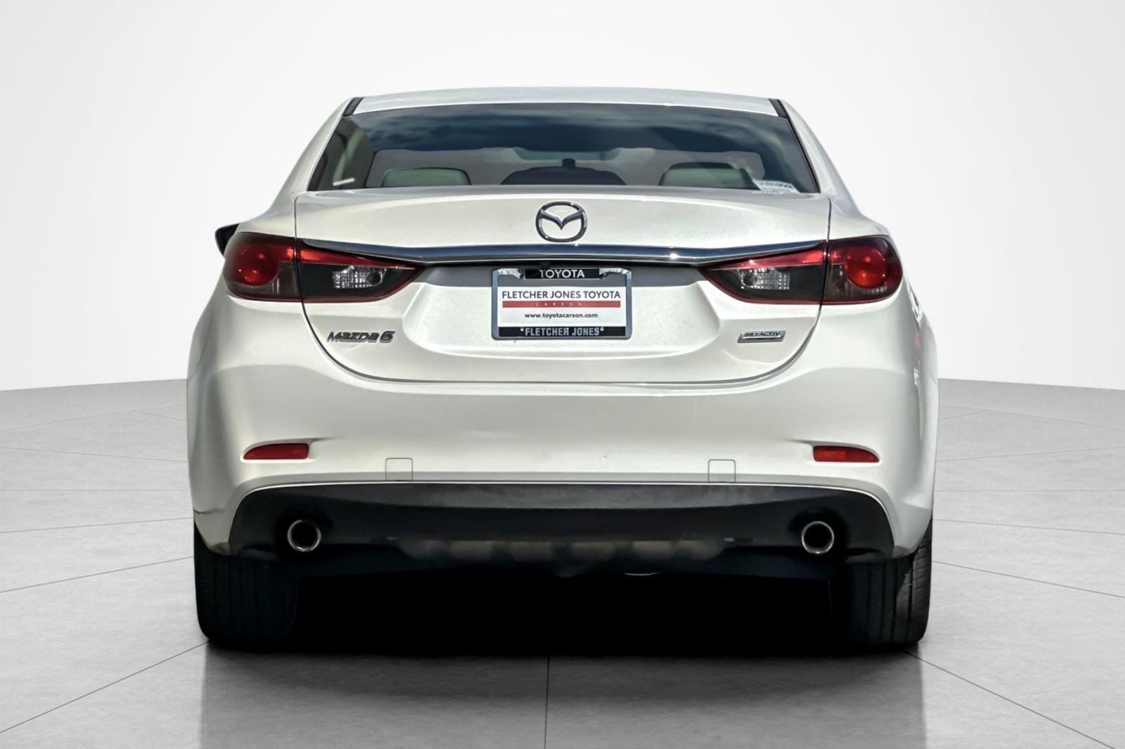 Used 2016 SNOWFLAKE WHITE PEAR Mazda i Touring image 4