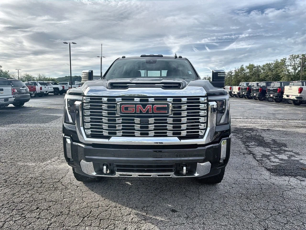 Used 2024 Onyx Black GMC Denali image 3