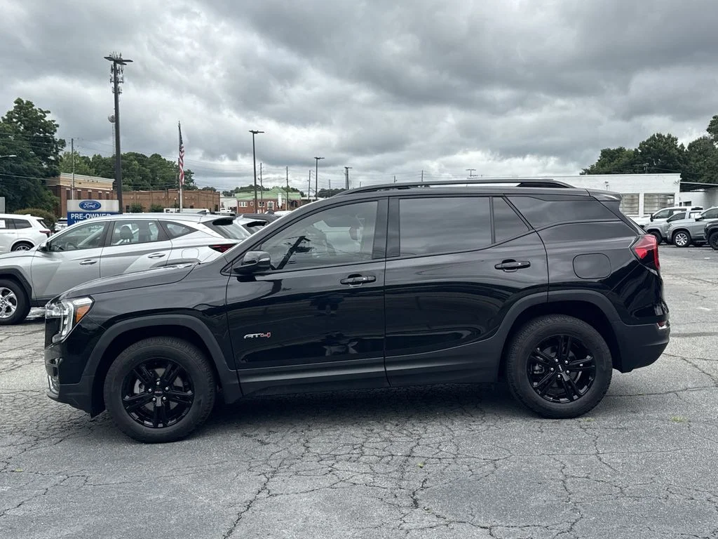 2024 GMC Terrain AT4 - Photo 4