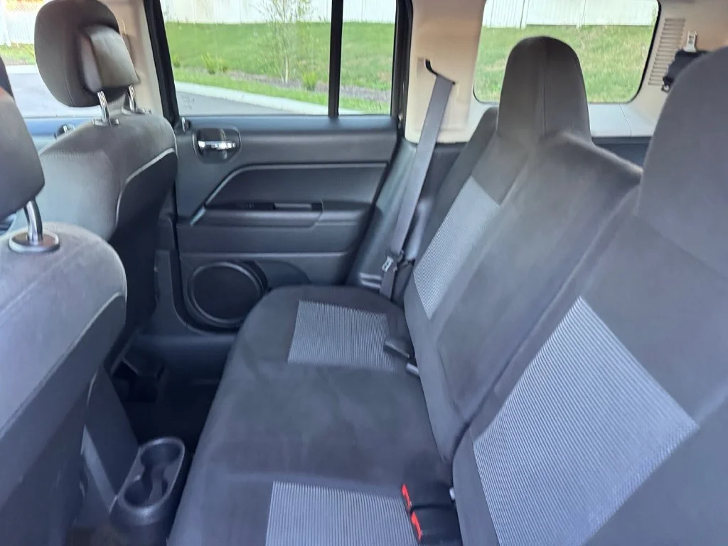 Used 2016 Gray Jeep Latitude image 8