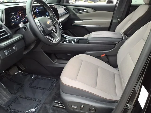 Used 2026 Mosaic Black Metallic Chevrolet LT image 15