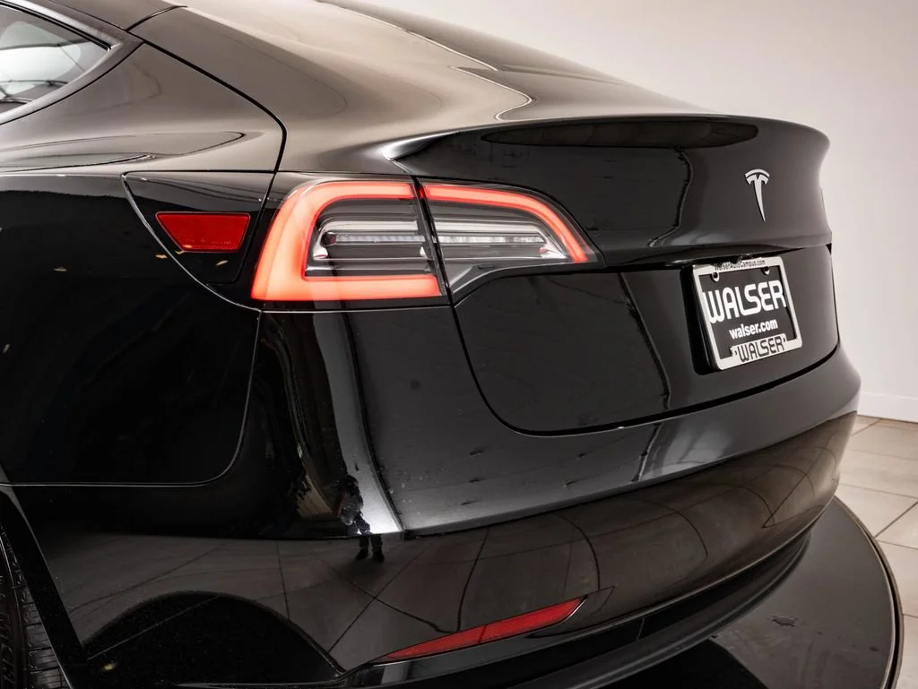 Used 2023 Black Tesla  image 17