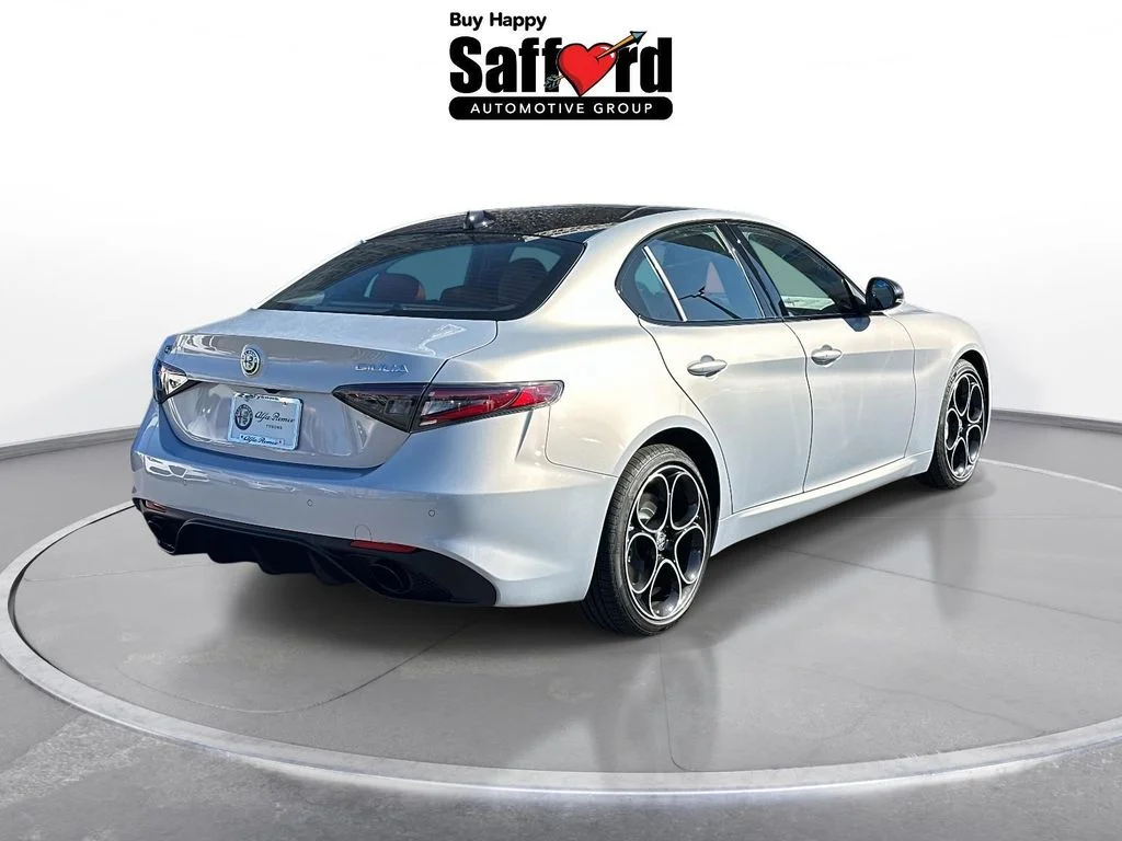 New 2026 Moonlight Gray Metallic Exterior Paint Alfa Romeo Base image 10
