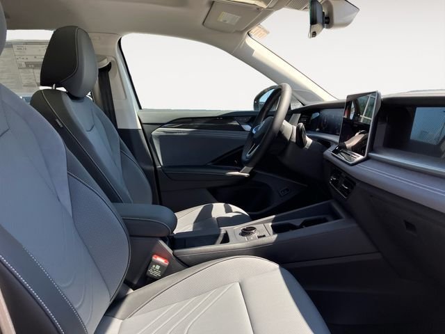 New 2025 Silver Volkswagen 2.0T SE image 15