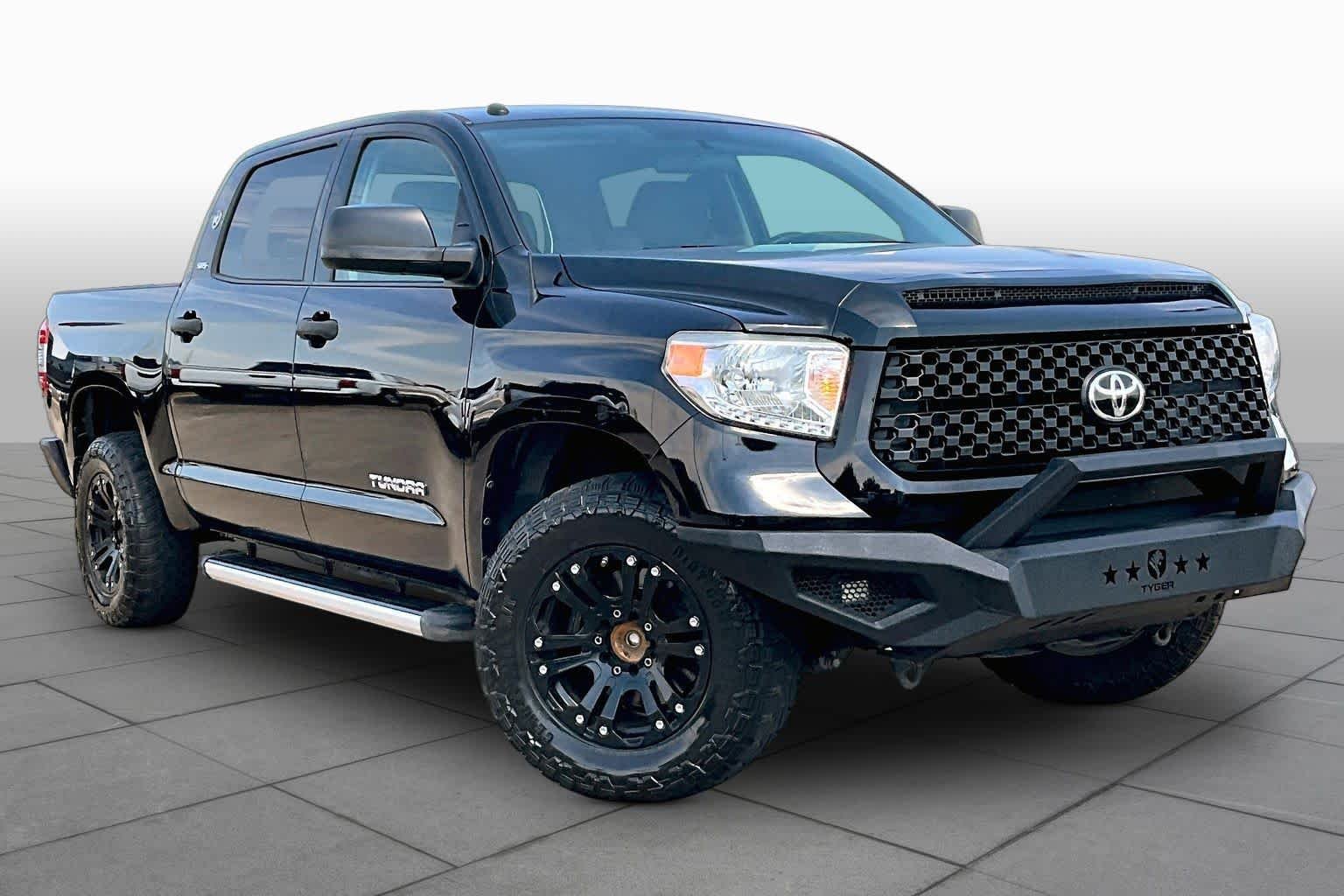 Used 2016 Black Toyota SR5 image 3