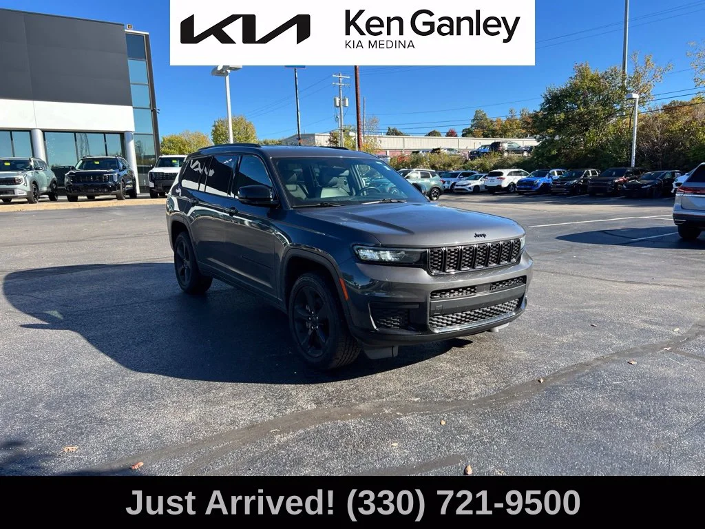 Used 2021 Gray Jeep Altitude image 3