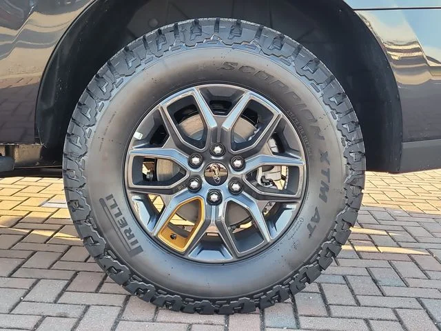 New 2027 Gray Metallic Ford Tremor image 8