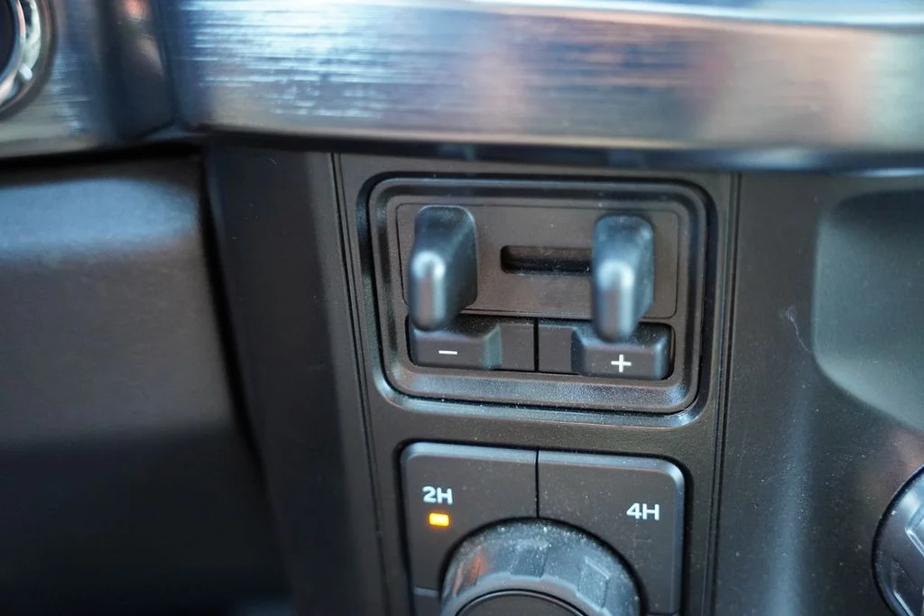 Used 2025 Gray Ford Lariat image 33