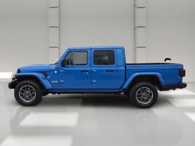Certified Used 2020 Hydro Blue Pearlcoat JEEP OVERLAND 4X4 image 2
