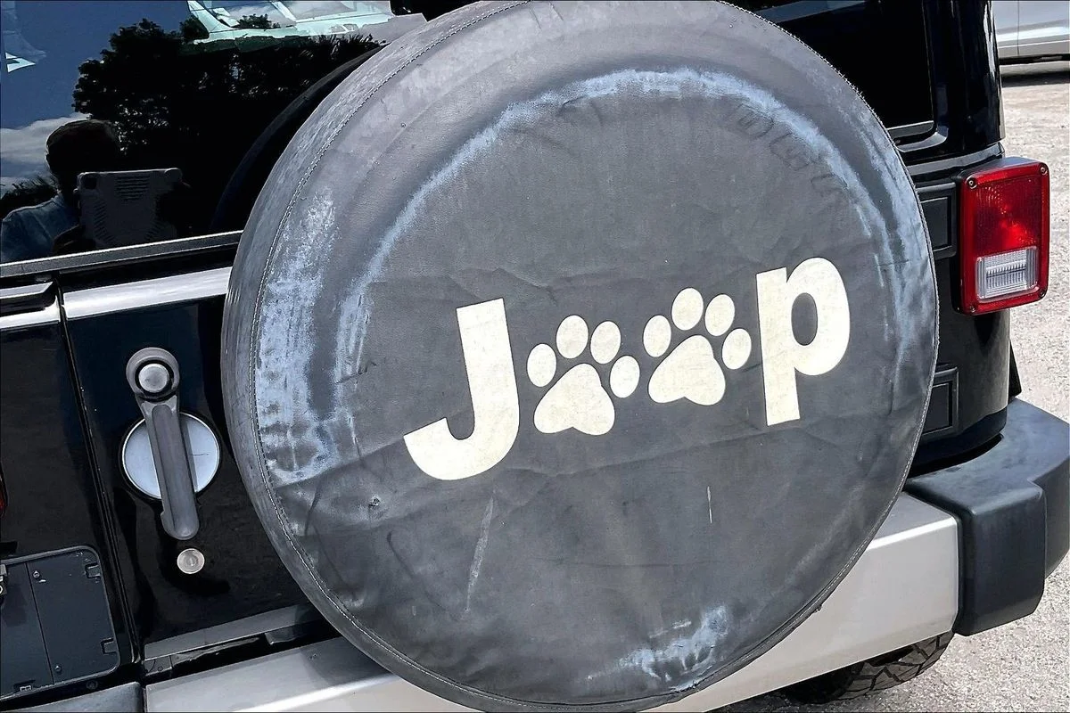Used 2015 Black Jeep X image 20