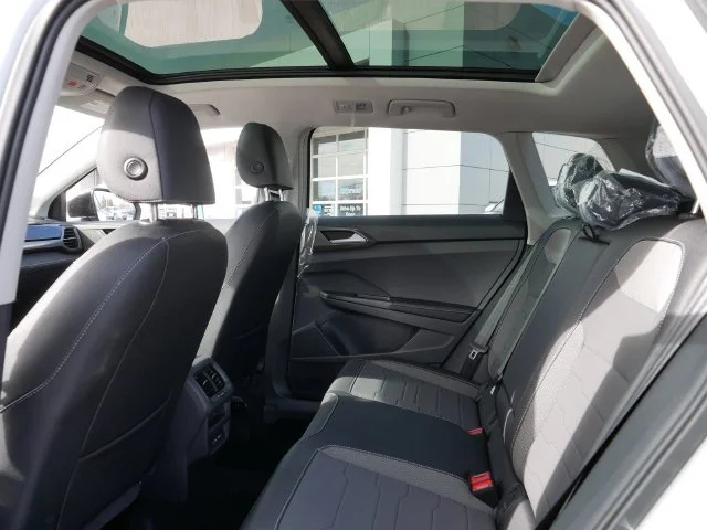 New 2026 White Volkswagen 1.5T SE Black image 8