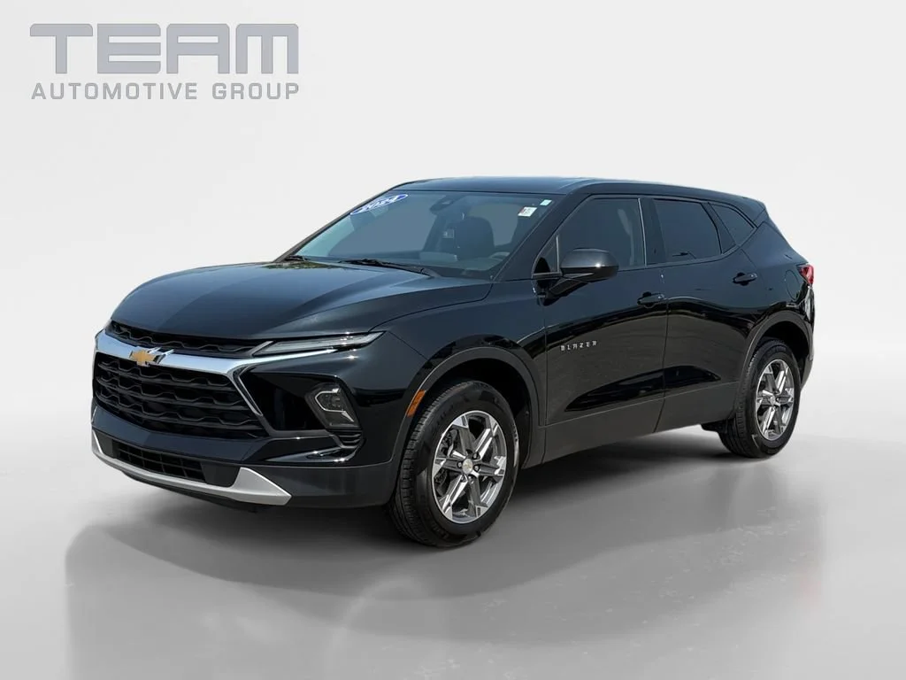 Used 2024 Black Chevrolet 2LT image 3