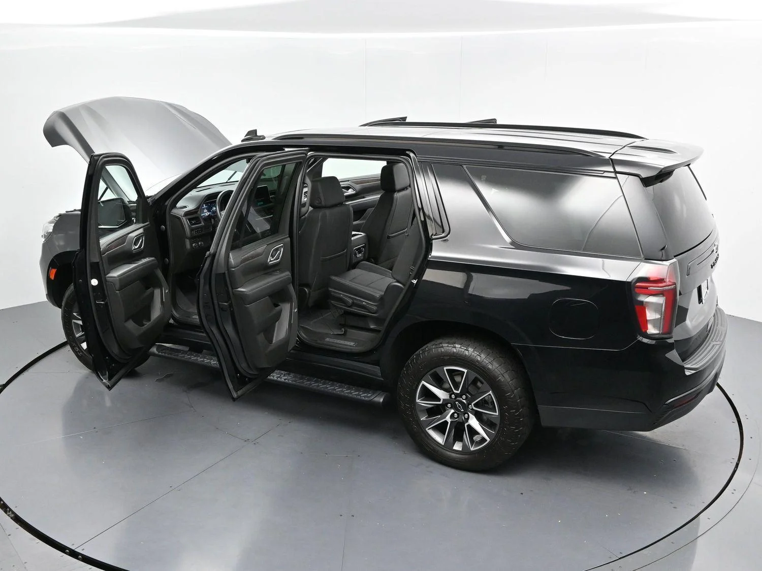 Used 2023 Black Chevrolet Z71 image 41