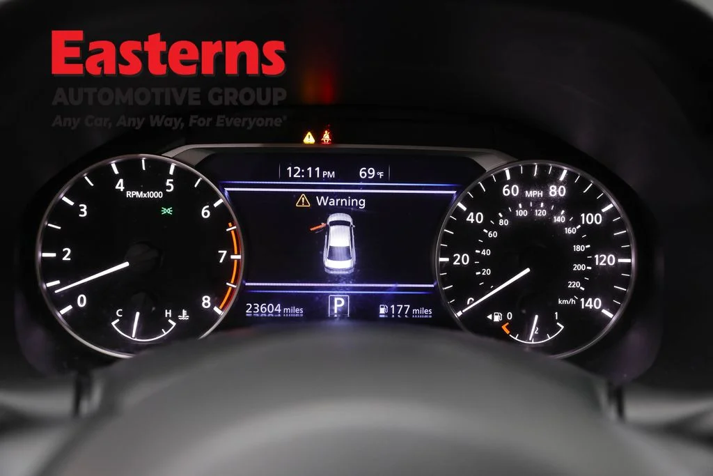Used 2023 Red Nissan 2.5 SV image 18