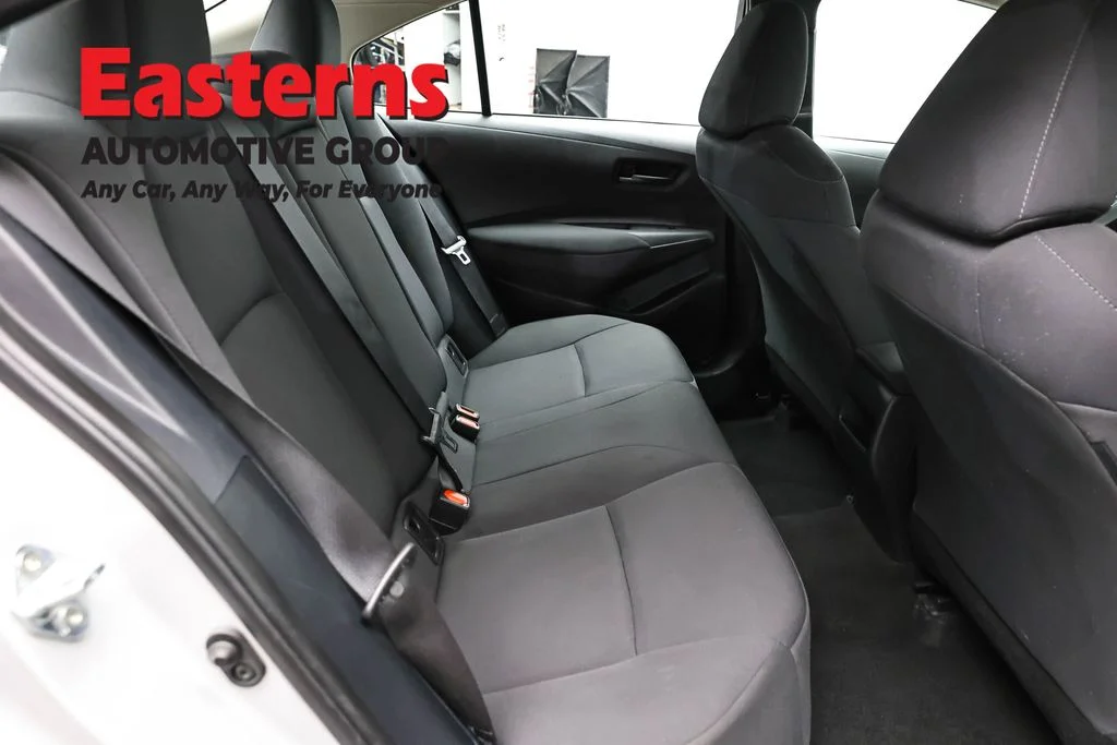 Used 2022 Silver Toyota LE image 22
