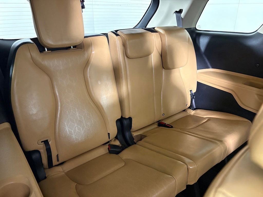 Used 2022 Black Kia LXS image 16