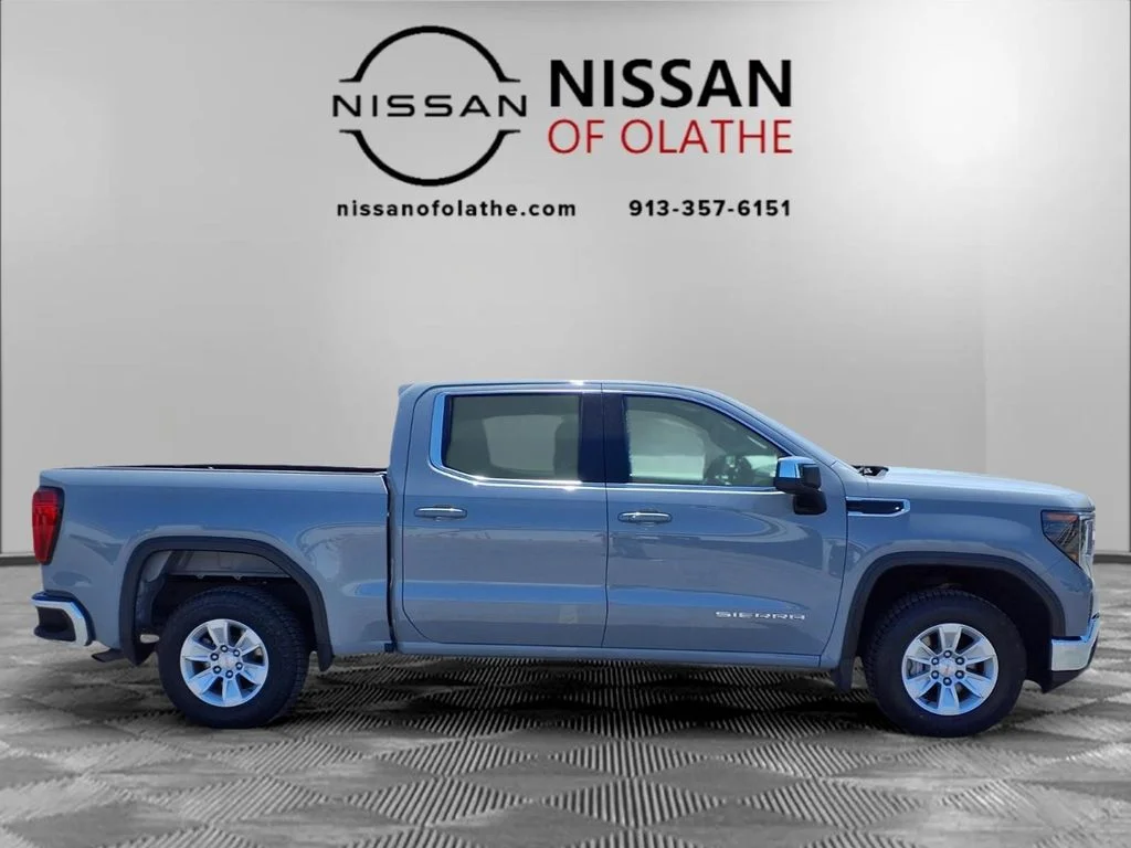 Used 2024 Gray GMC SLE image 28