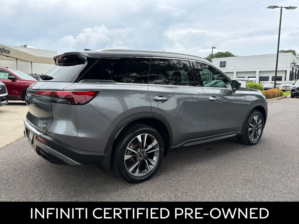 Certified Used 2023 Graphite Shadow INFINITI LUXE image 22