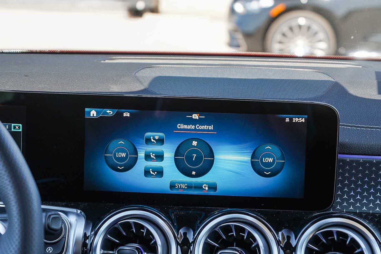 New 2026 MANUFAKTUR Patagonia Red Metallic Mercedes-Benz AMG® GLB 35 image 15