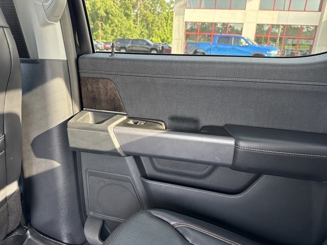 Used 2021  Ford Lariat image 16