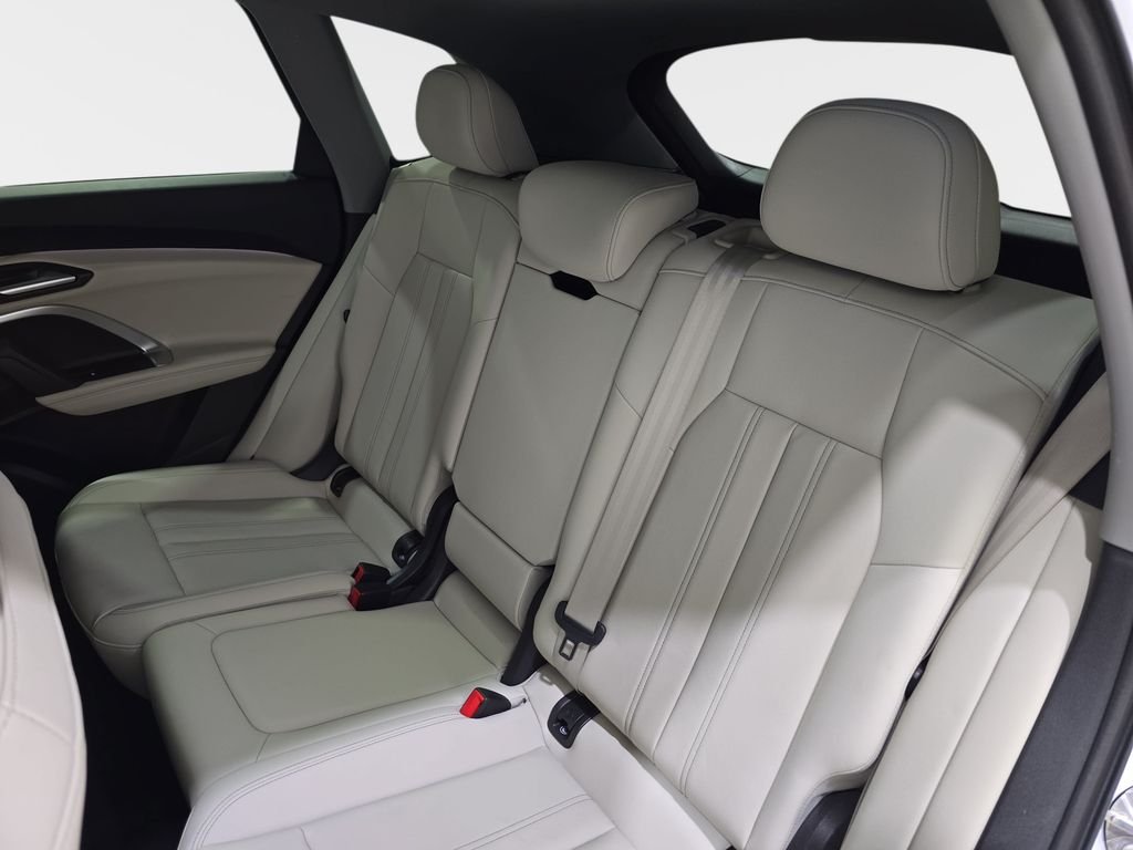 Used 2025 White Audi 2.0T Premium image 17