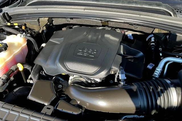 Used 2022 Black Jeep Summit image 30