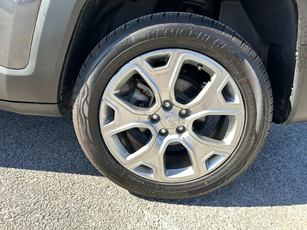 Used 2020 Gray Jeep Limited image 14