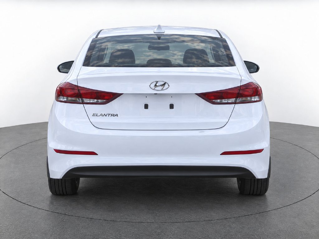 Used 2018 White Hyundai SEL image 7