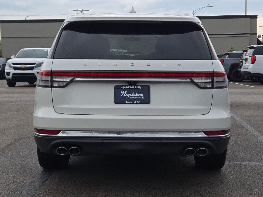 Used 2021 White Lincoln Reserve image 16