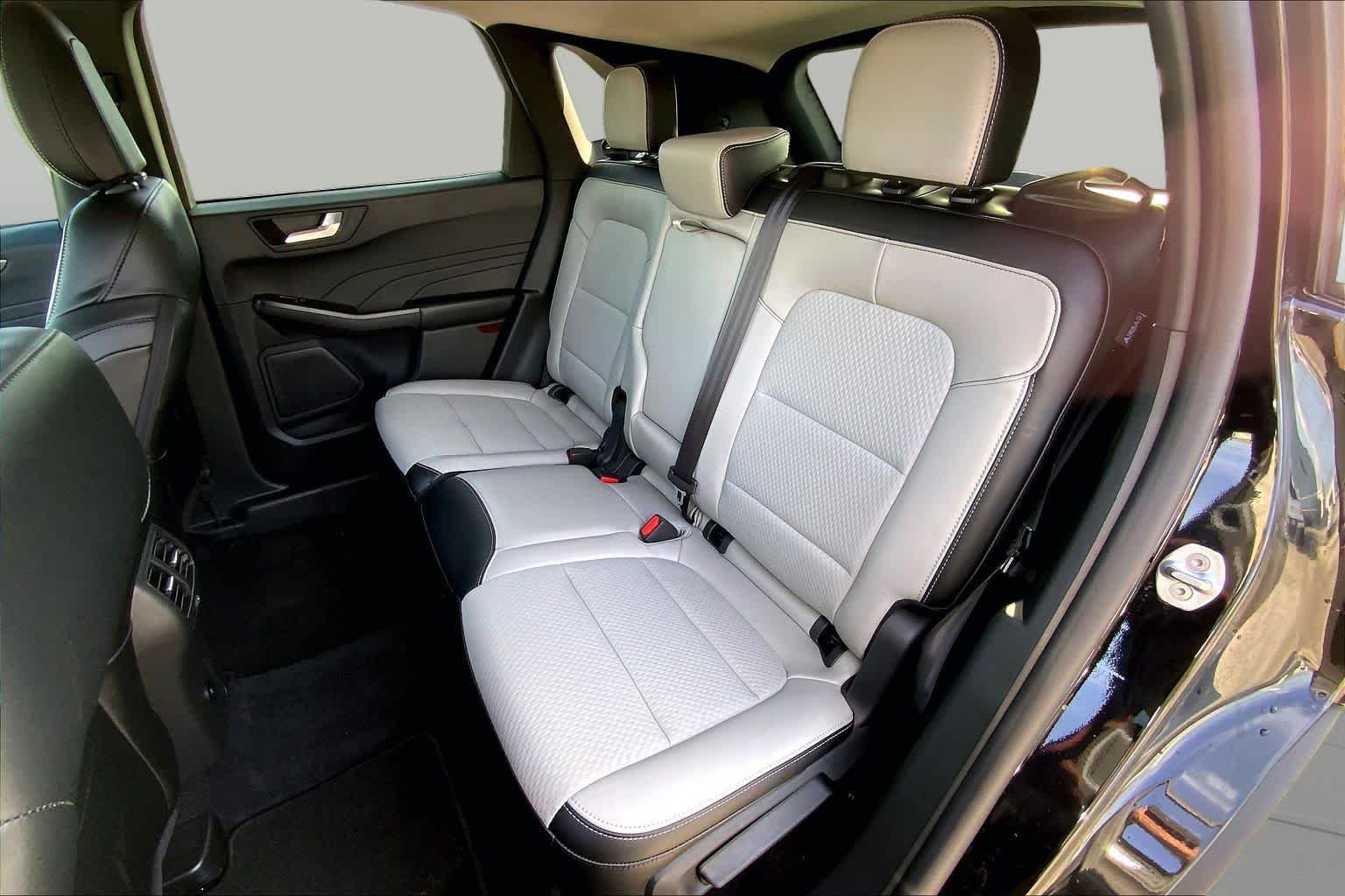 Used 2025 Agate Black Ford PHEV image 42