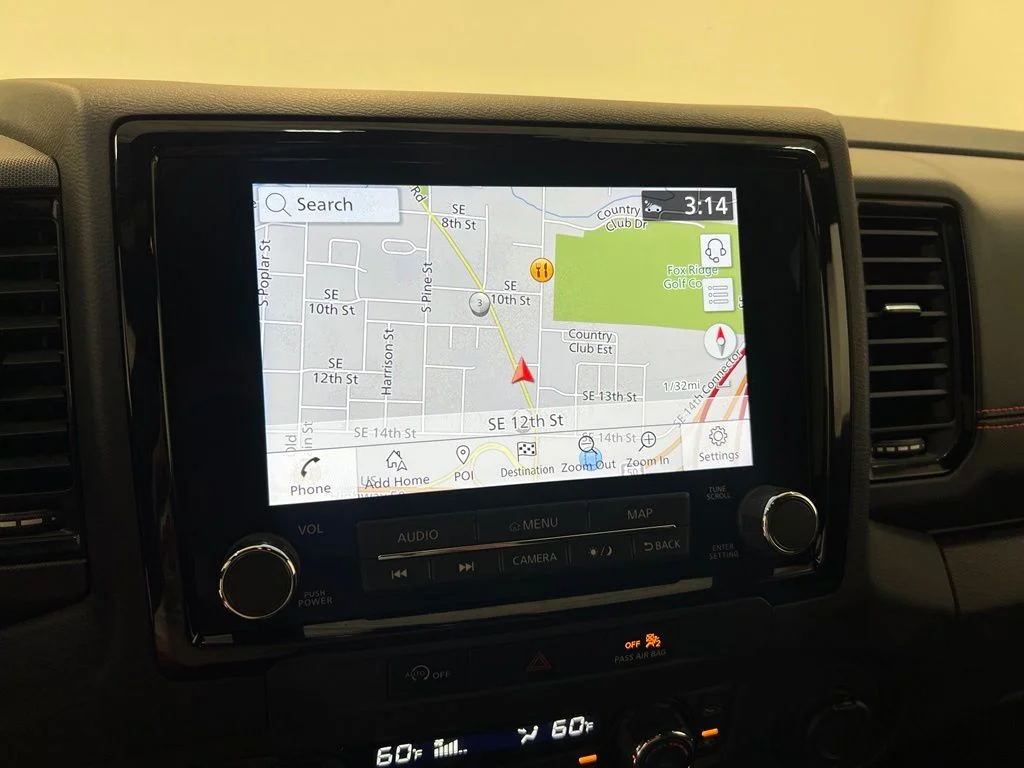 Used 2024 White Nissan PRO-4X image 24